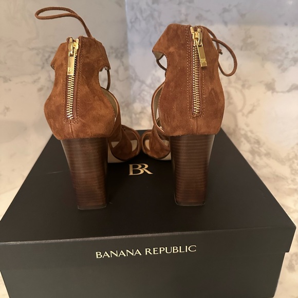 Banana Republic Block Heel Gladiator - Picture 7 of 8